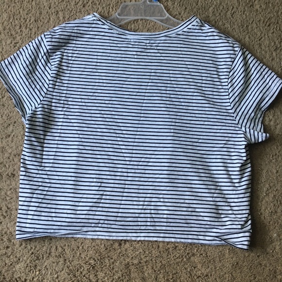 Black and white crop top. - Picture 2 of 2